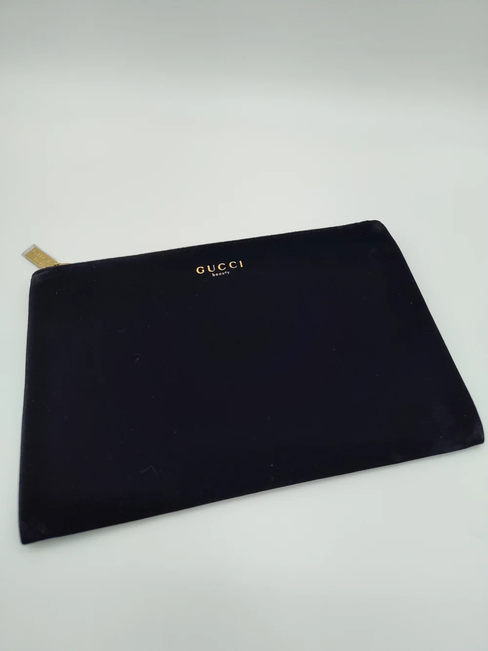 GUCCI Beauty Black Velvet Cosmetic Pouch Gold Zip Clutch Makeup Bag NIP